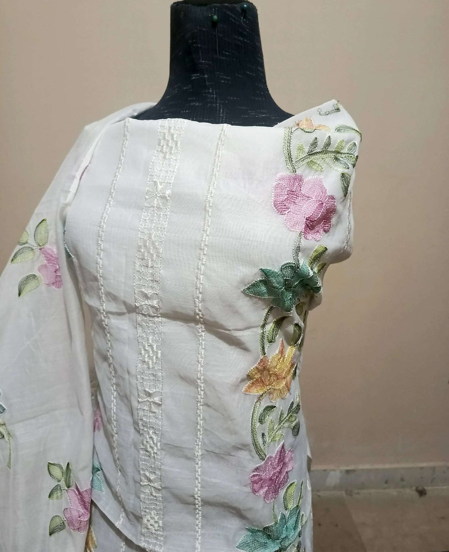 Manaz Paper cotton 2 Piece Kacha taanka Hand Embroidery style