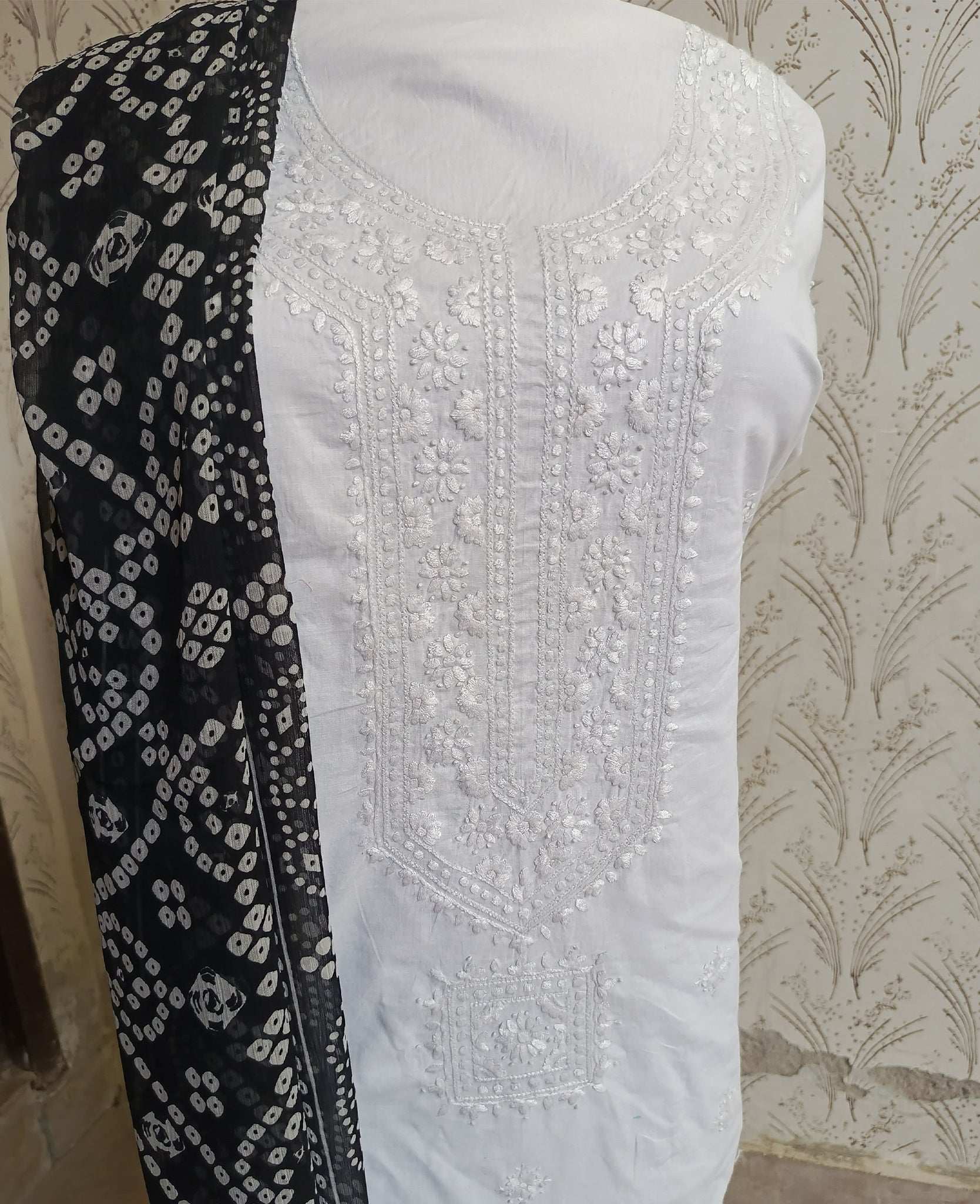 Manaz Pure Lawn 3 Piece Hand Embroidery