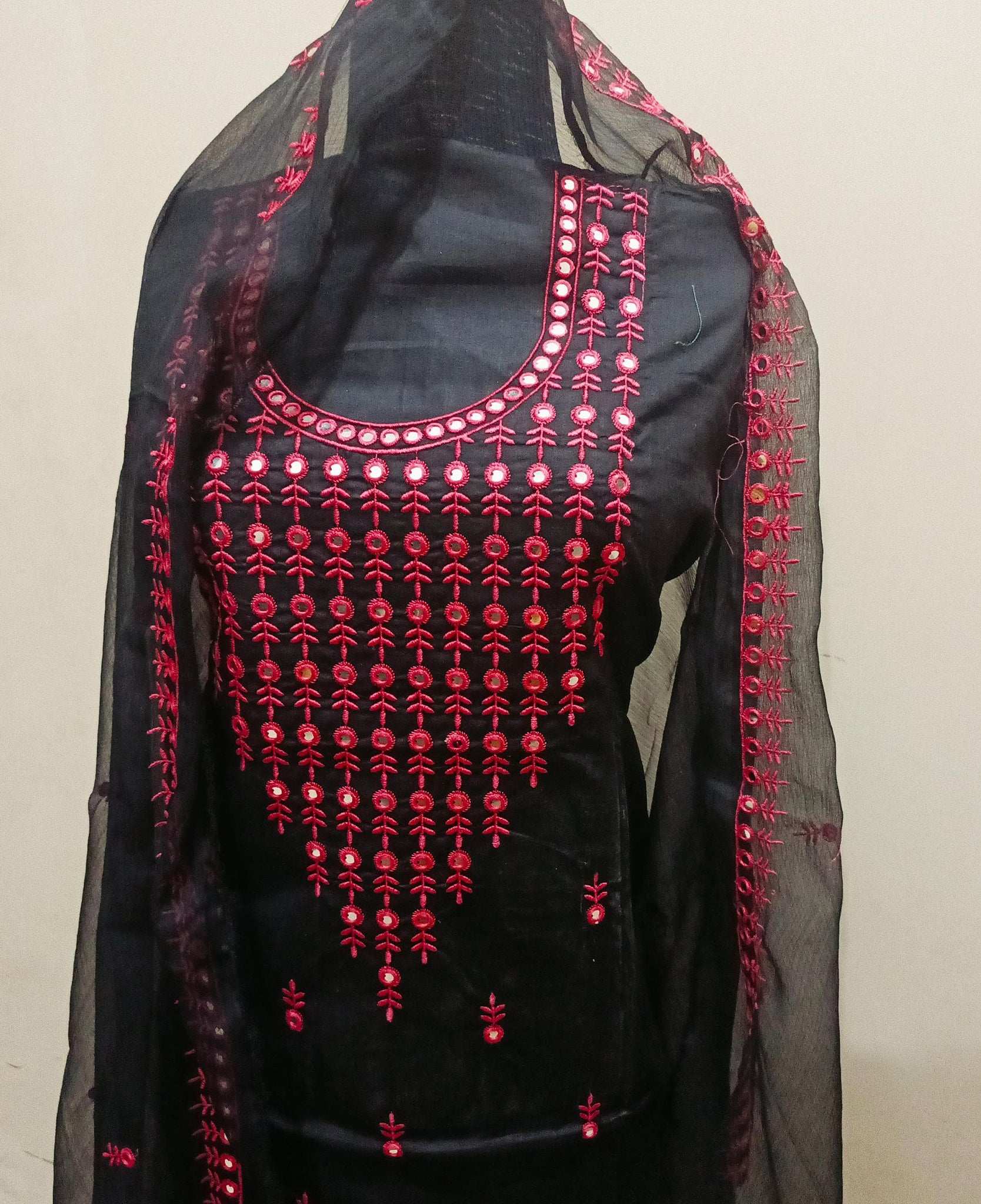 Manaz Foil work Lawn 3 Piece Beautiful Heavy Hand Embroidery