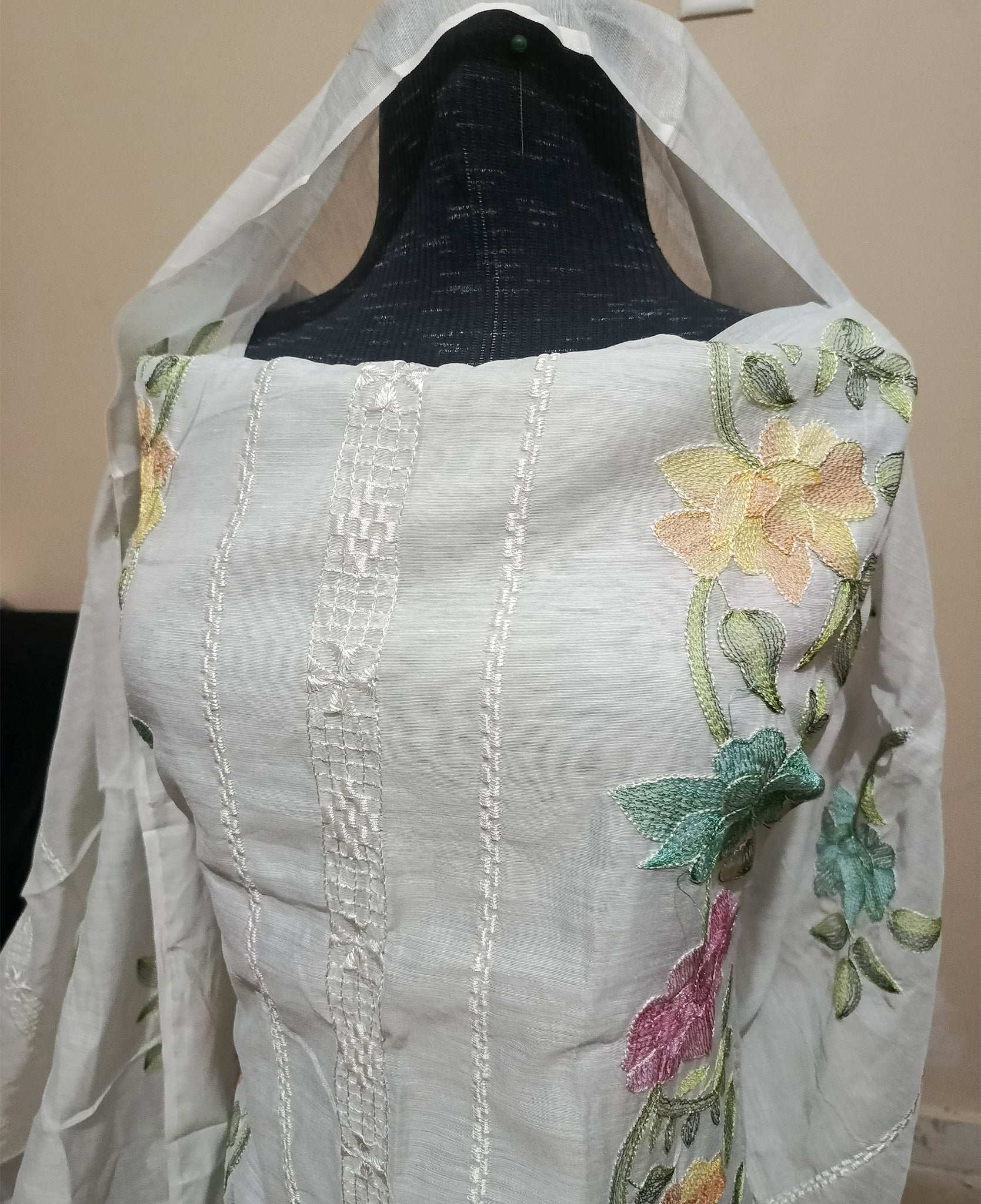 Manaz Paper cotton 2 Piece Kacha taanka Hand Embroidery style